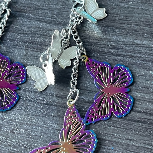 Butterfly dangle earrings - Picture 2 of 3